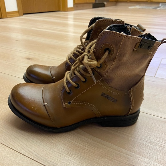 Bunker women’s brown leather boots. Brand new condition, only worn once. - Picture 2 of 3